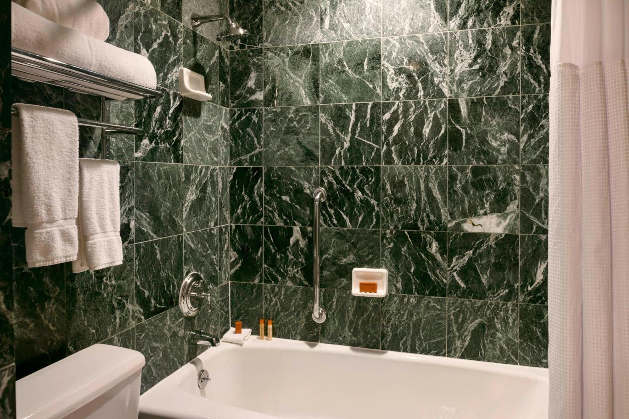 The Henry, Autograph Collection Hotel Dearborn Ngoại thất bức ảnh